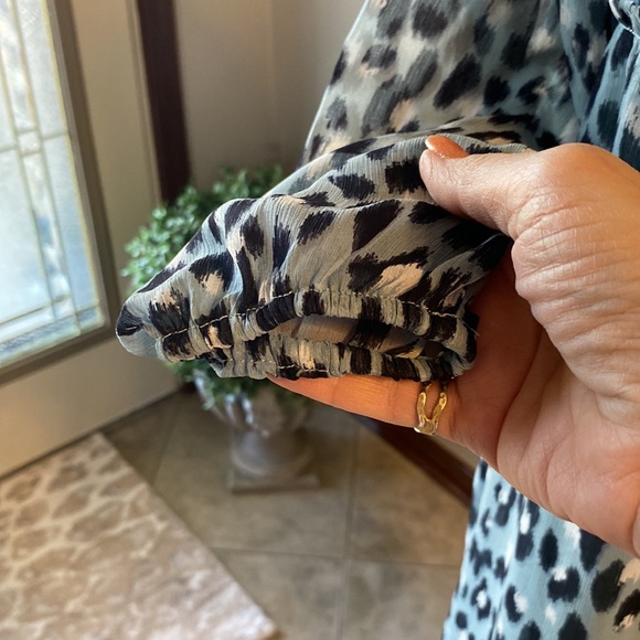 Loft Petites animal print v-neck long sleeve dress size XSP - Picture 6 of 11